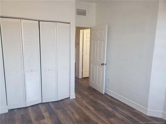 Building Photo - 47 SE Sedona Cir