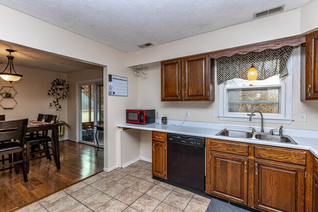 Building Photo - 3008 Tuscaloosa Ln