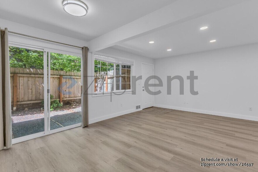 Building Photo - 12211 SE 59th St