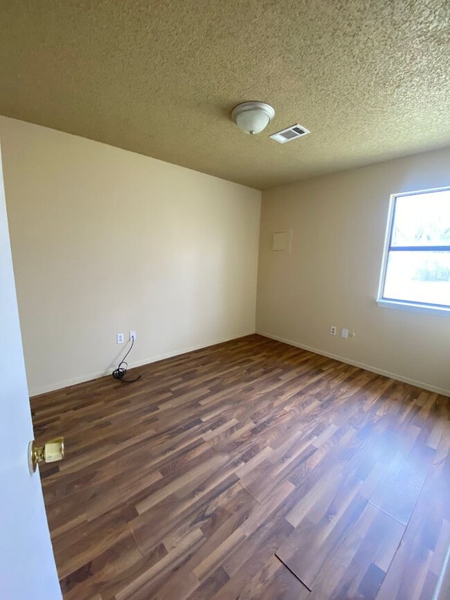 Building Photo - 1130 Flat Rock Cir