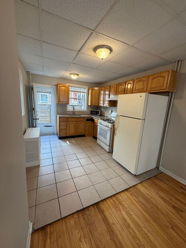 Building Photo - Move-In Ready 3BR/1BA South Philly Rowhome with In-Unit Laundry — 2 or 3BR Housing Choice Voucher...
