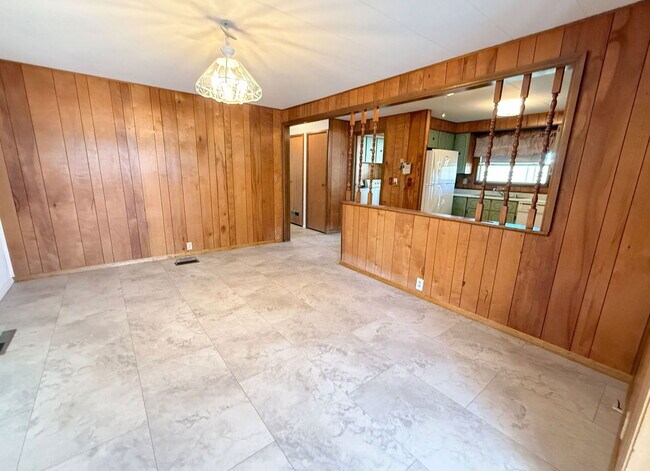 Building Photo - 10675 N Kilimanjaro Ave