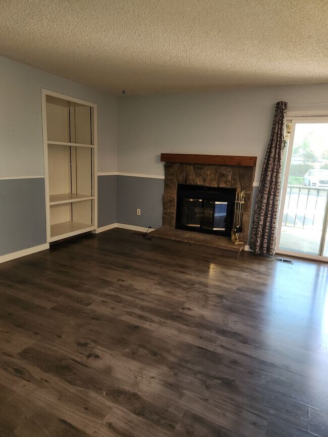 Building Photo - Amazing first floor unit in Arvada!