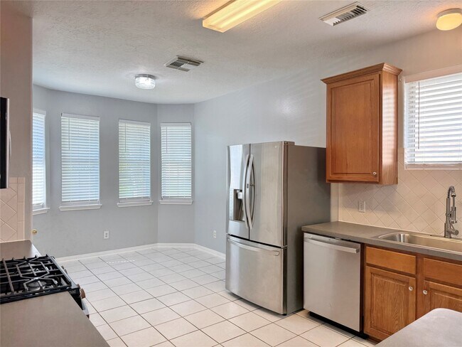 Building Photo - 909 Christopher Ln