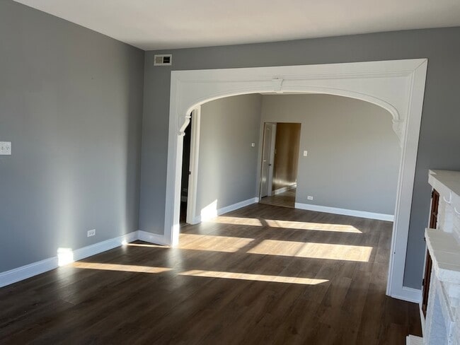 Building Photo - 1451 N Massasoit Ave