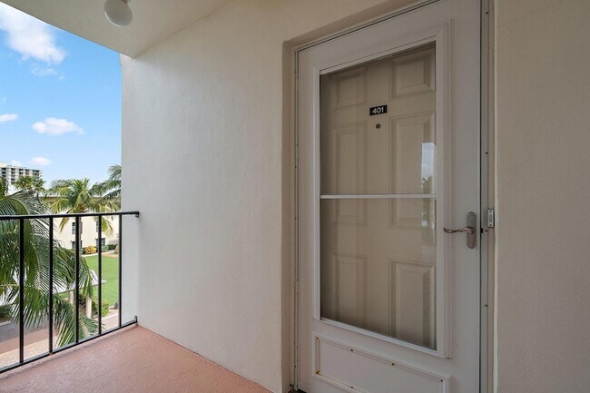 Building Photo - 225 S Beach Rd