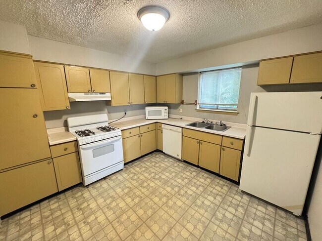 Building Photo - 151 N Belvedere Blvd
