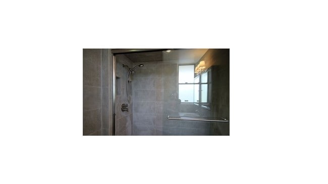 Building Photo - 4218 W Kling St