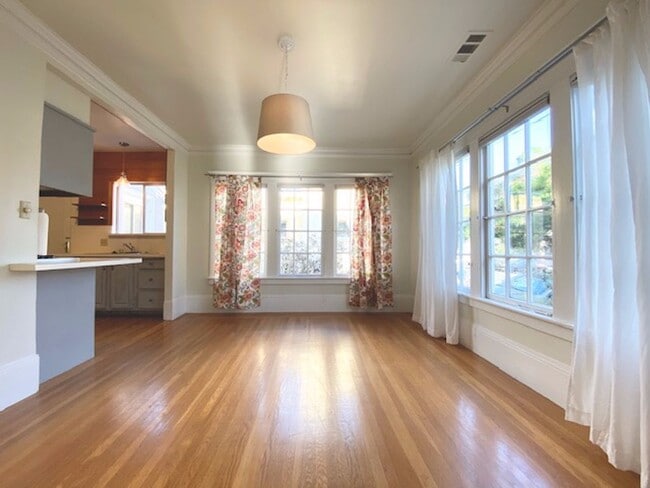 Building Photo - 1810 Pacific Ave