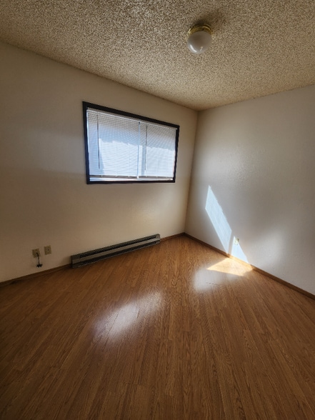 Building Photo - 1214 E 3rd St