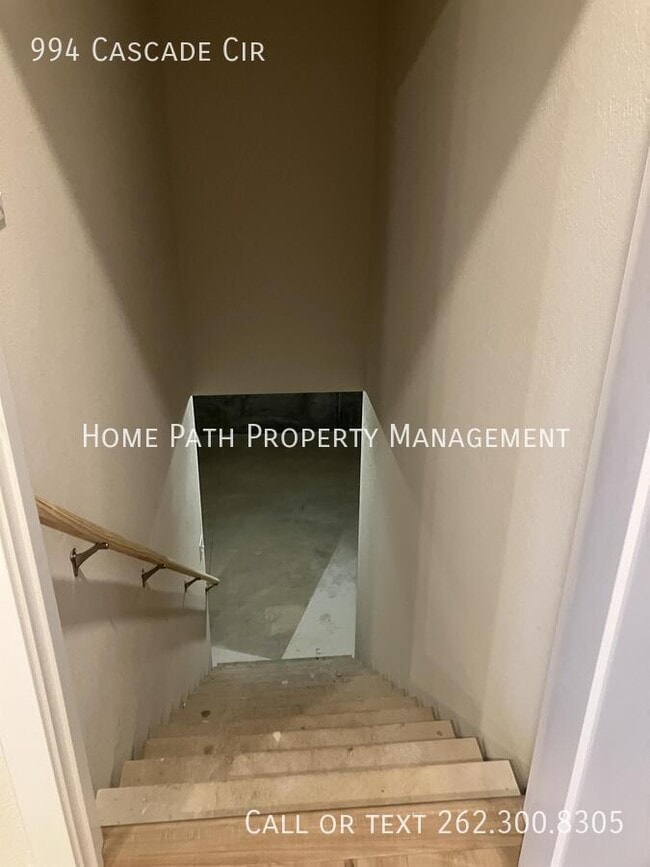 Building Photo - 994 Cascade Cir