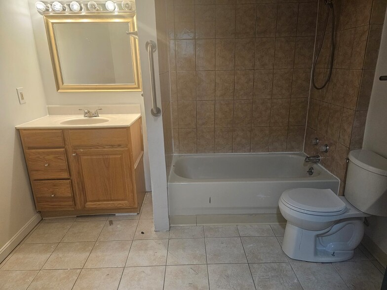 Building Photo - 10800 Joyceton Ct