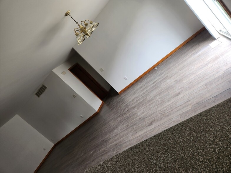 Building Photo - 10859 Park St