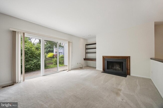 Building Photo - 838 Kings Croft Dr