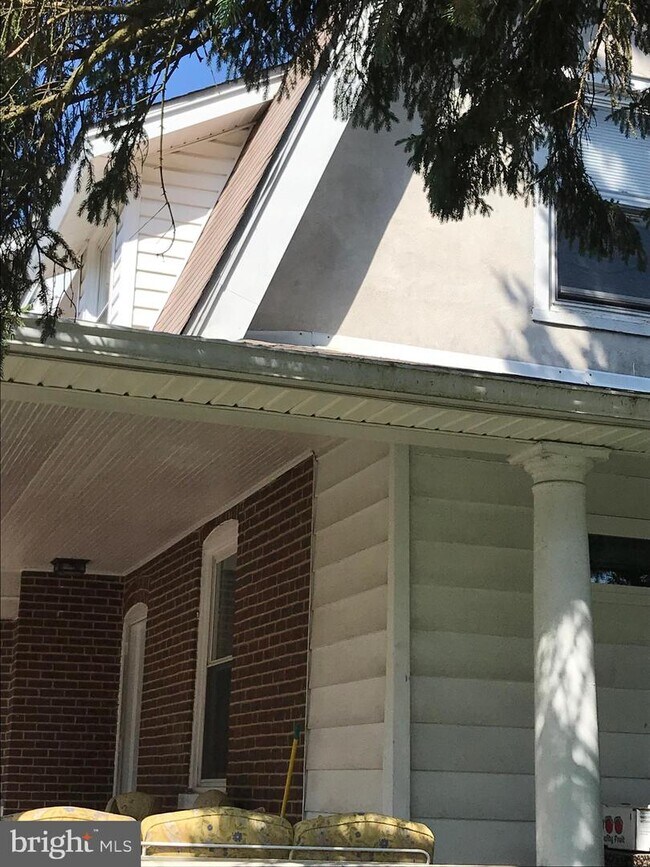 Building Photo - 48 Knox Ave