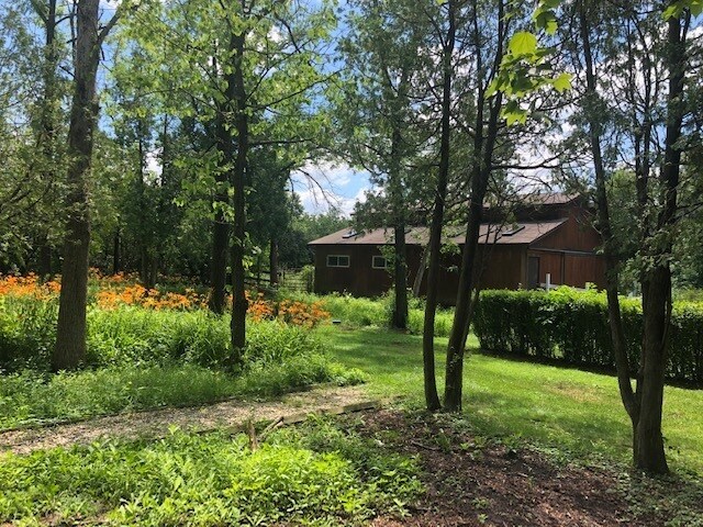 Building Photo - 14935 W Old School Rd