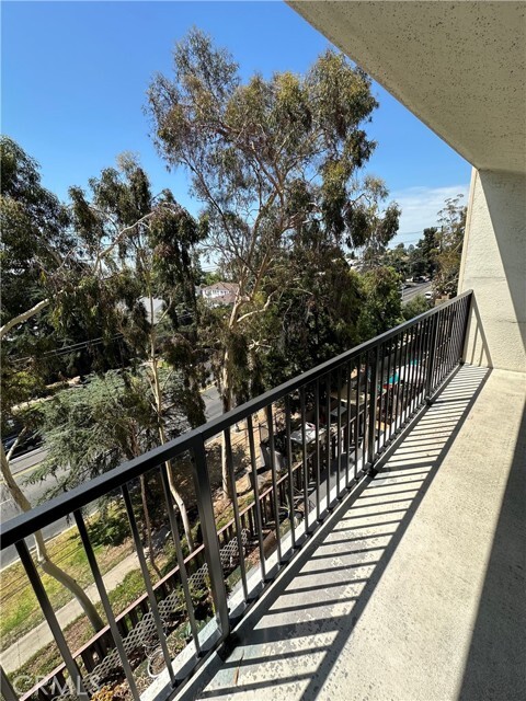 Building Photo - 3949 Los Feliz Blvd