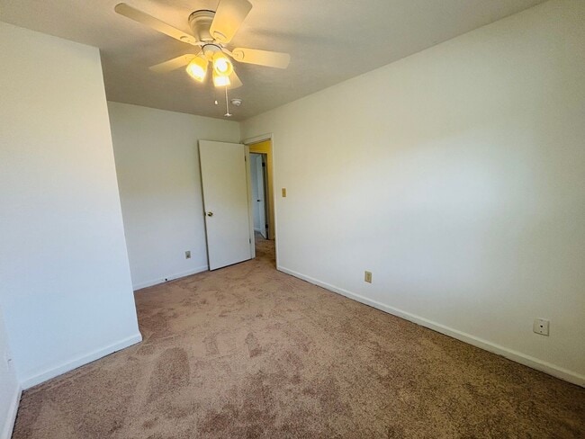 Building Photo - 435 Wakeman Ct NE