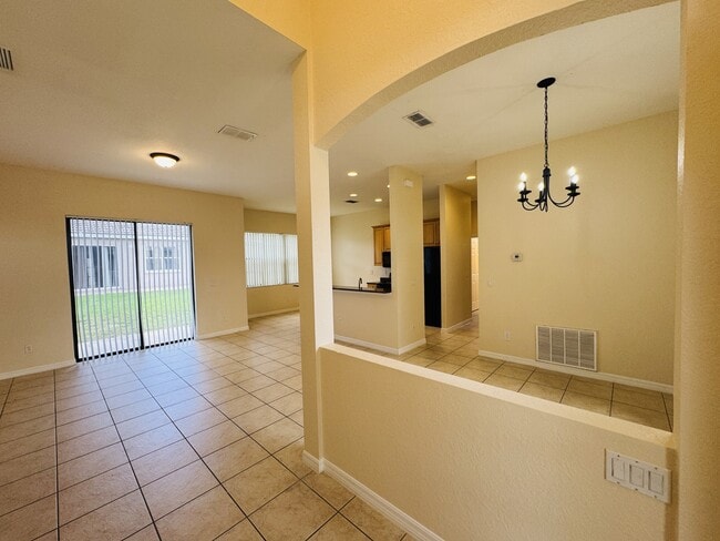 Building Photo - 405 Caraway Dr