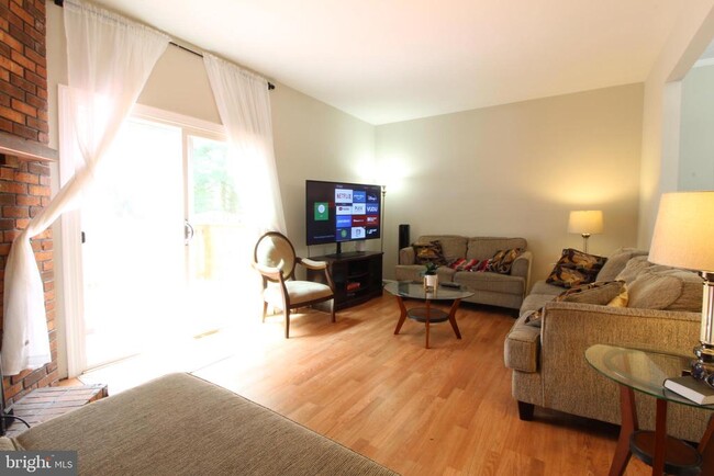 Building Photo - 41 Brookview Cir