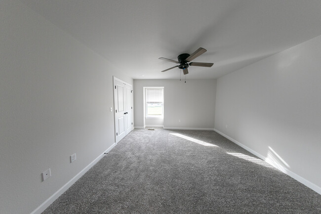 Building Photo - 366 SE 85th Rd