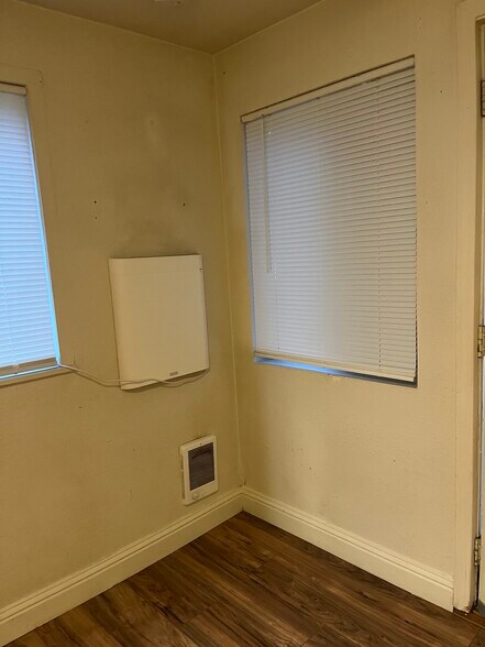 Living room - 11638 Andrews St