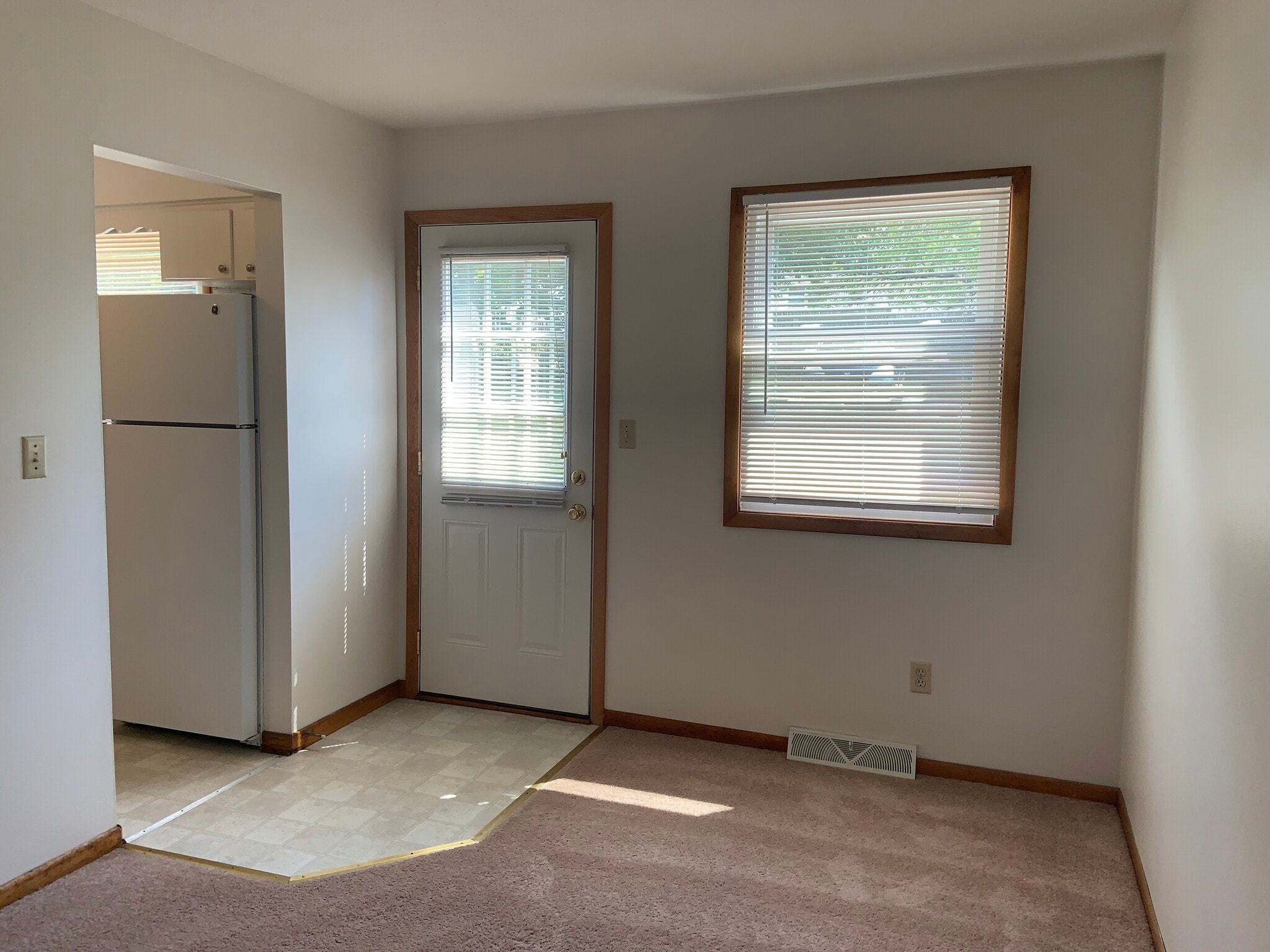 Dining Room / Back Entry - 4158 Woodbine Ter