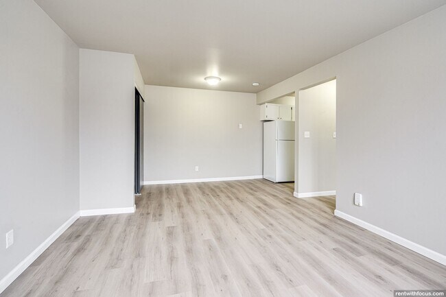 Interior Photo - 671 S. Western Ave.