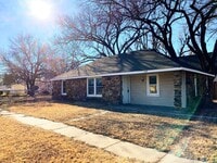 Building Photo - 3 Bedroom 1 Bathroom house