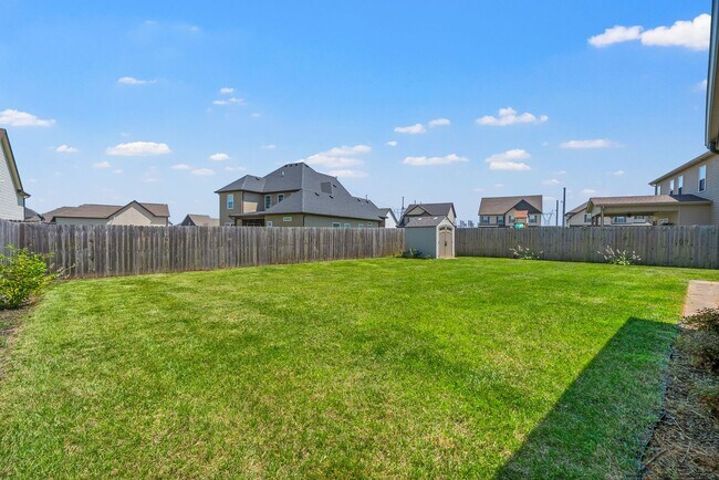 Building Photo - Pet Friendly Four Bedroom!