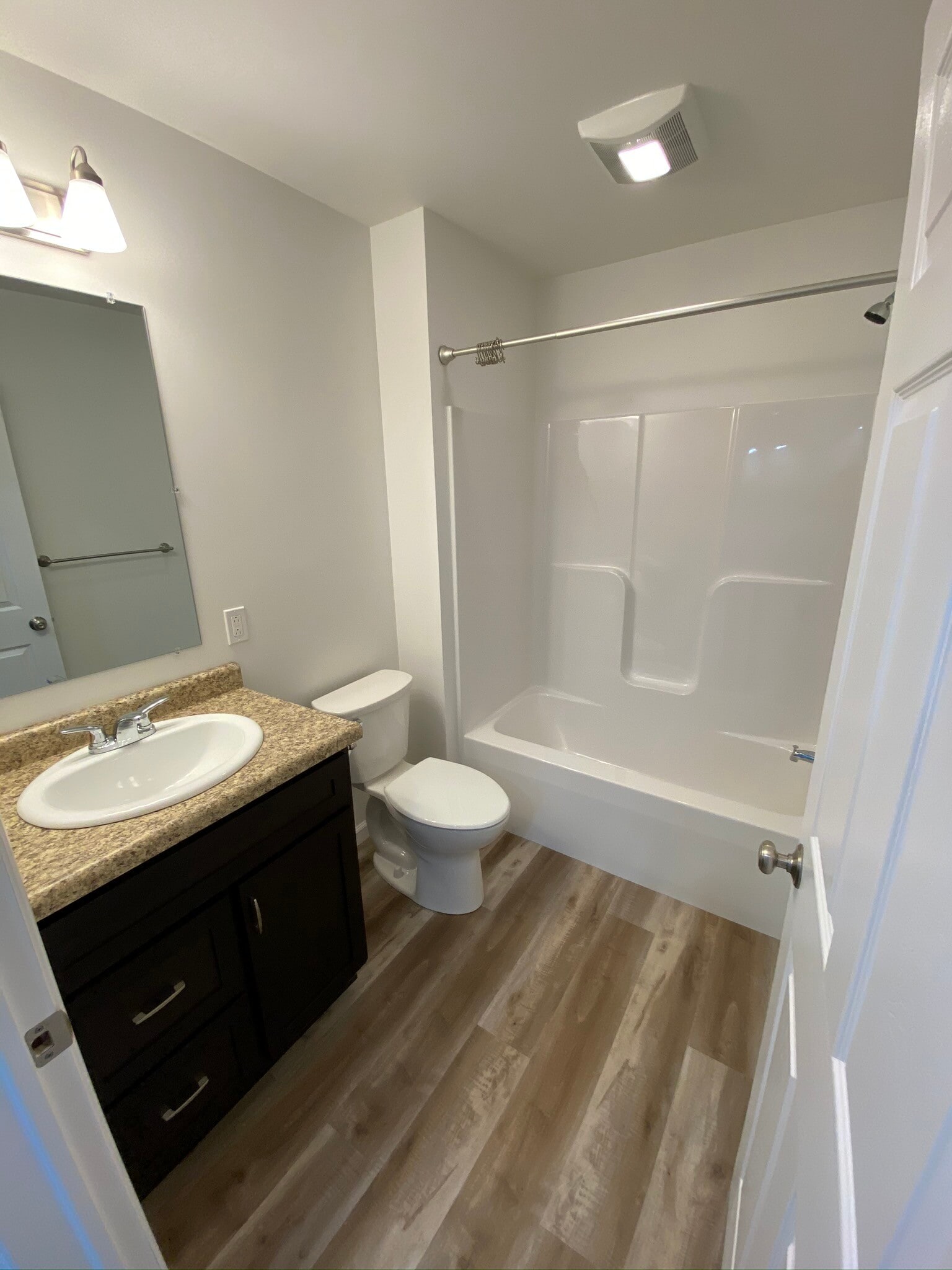 Bath - 1213 Ridge Ave