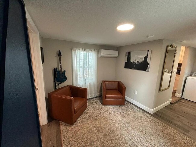 Building Photo - 2007 E Henry Ave