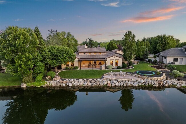 Building Photo - Resort Living in Desirable Eagle Idaho