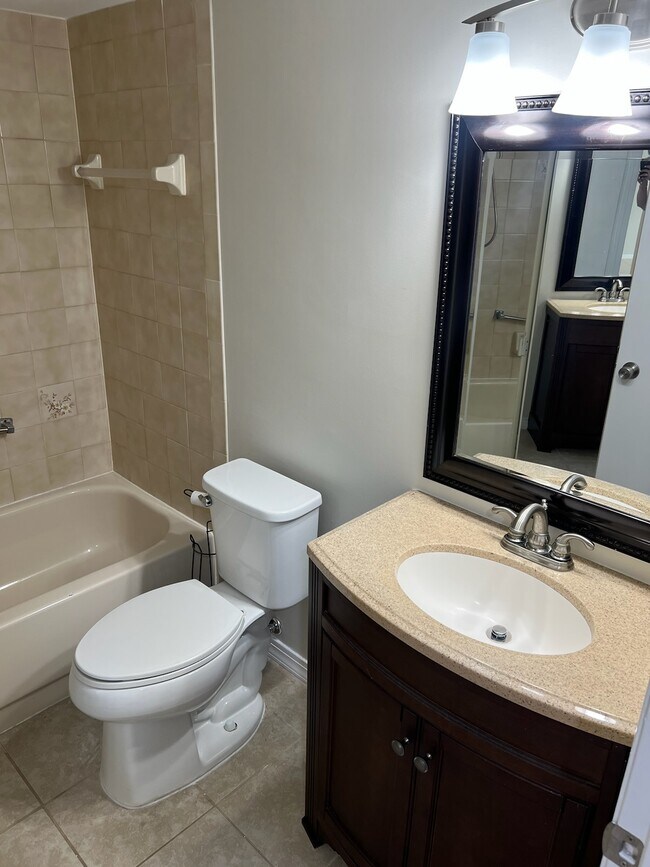 Building Photo - 2504 SE Anchorage Cv