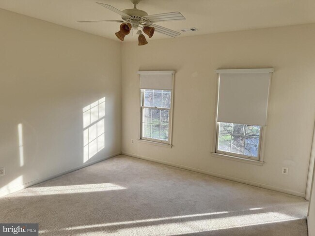 Building Photo - A rare opportunity to experience spacious, sophisticated living in a premier location.