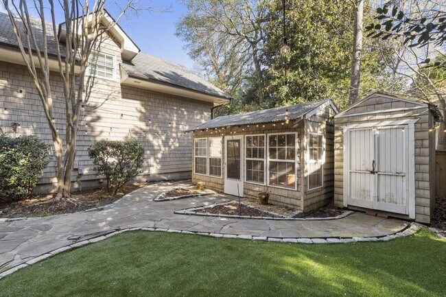 Building Photo - 97 Huntington Rd NE