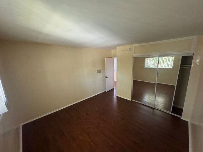 Building Photo - 6633 Woodley Ave