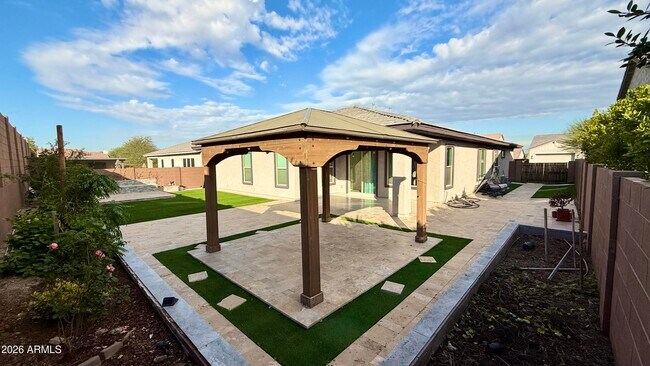 Building Photo - 3355 E Constance Wy