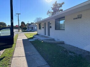 Building Photo - 1724 Kennedy Dr