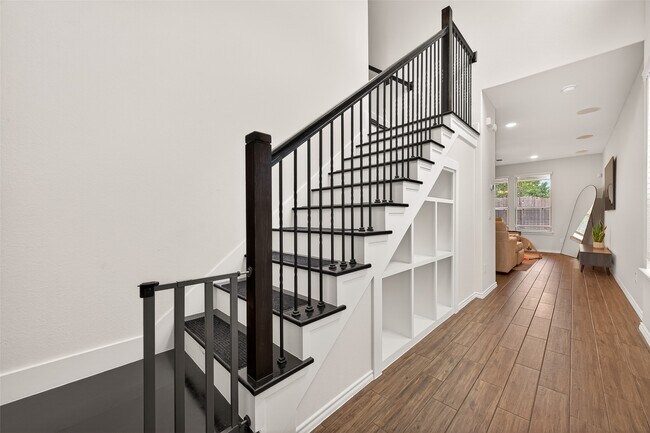 Building Photo - 5134 Aedan Oak St