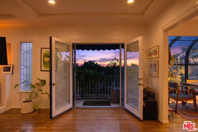 Building Photo - 8998 Lloyd Pl