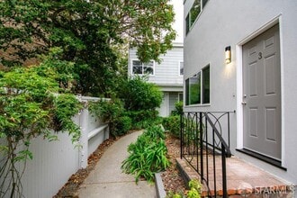 Building Photo - 459 Jersey St