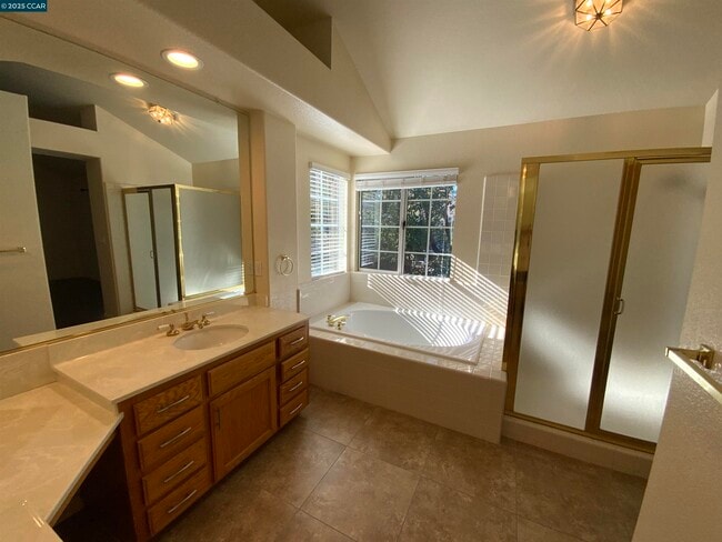 Building Photo - 149 Heritage Park Dr