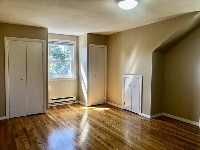 Building Photo - 17 Hatfield Rd