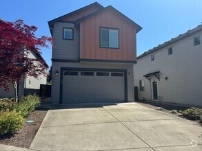 Building Photo - Beautiful 3 Bedroom Modern Home with Luxur...