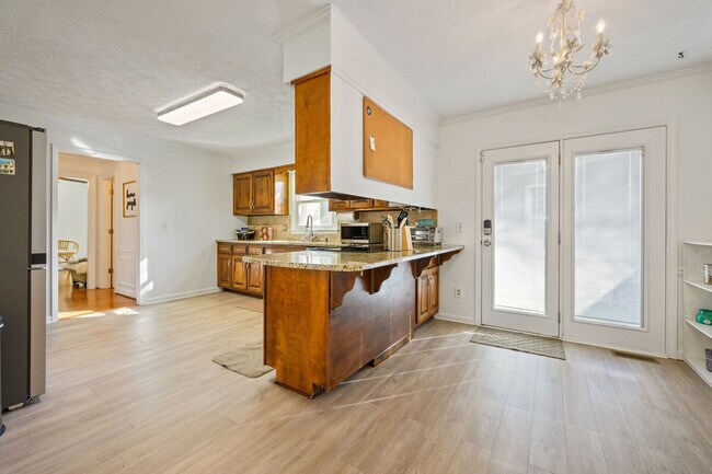 Building Photo - 1223 Settlebench Ln