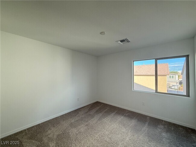 Building Photo - 7516 Castlegreen Ave