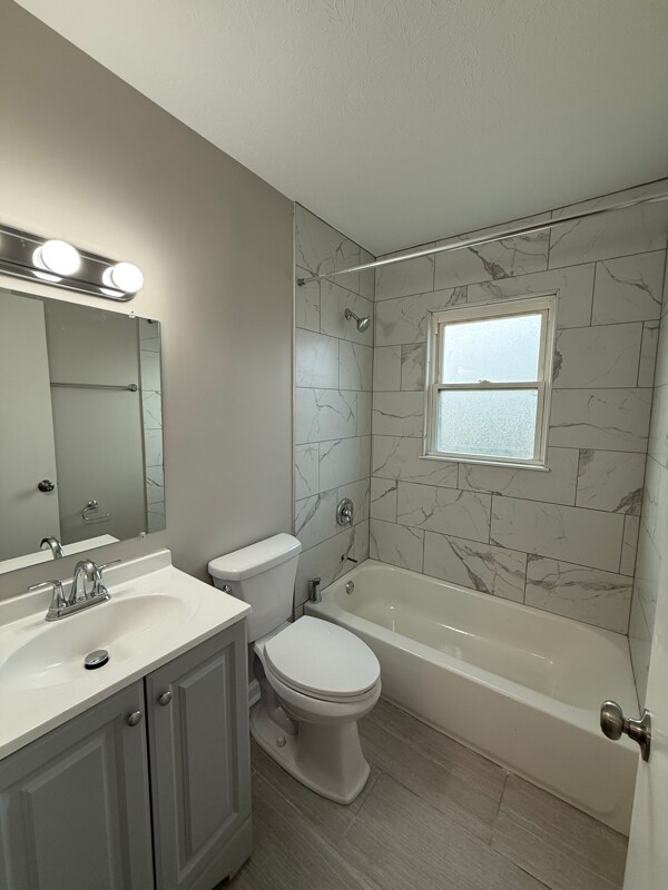 Building Photo - 2055 Peabody Ln