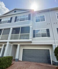 Building Photo - 2424 Grand Central Pkwy