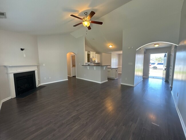 Building Photo - Something special on Sonoma!